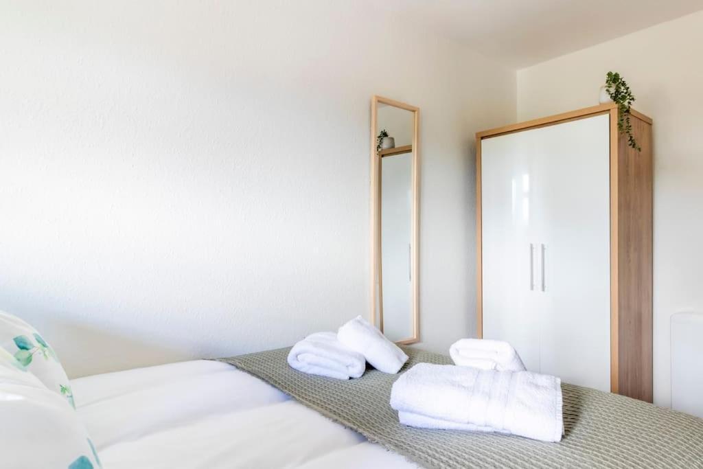 Panoramic Sea View Apartment Sleeps 4-Free Parking Bournemouth Ngoại thất bức ảnh